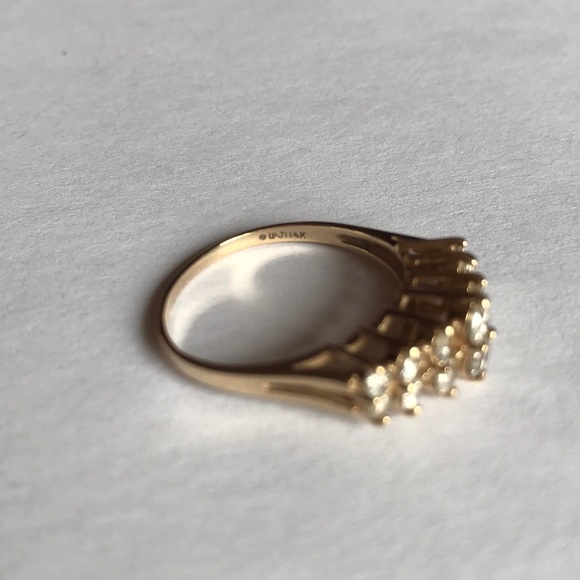 14K Solid Gold Diamond Ring 8.5 - Picture 6 of 7